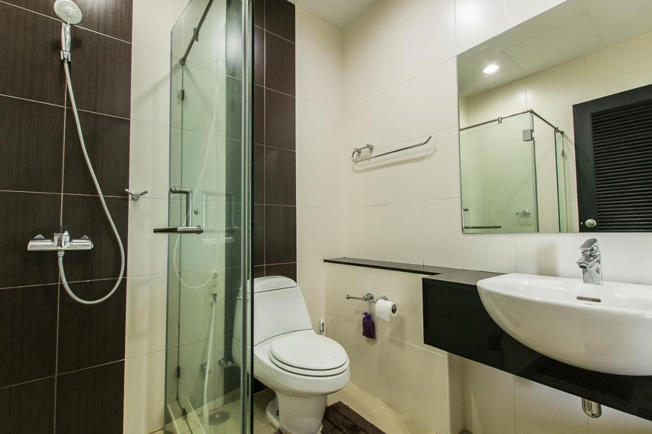 Veloche 2 Bedroom Apartment With Seaview Karon Kültér fotó
